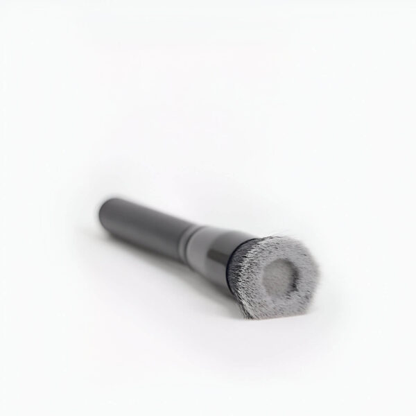 REVOLUTION PRO Drop Foundation Brush